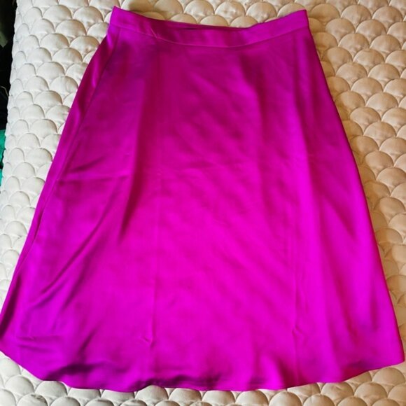 Ann Taylor Petite size 12 magenta satin midi skirt - Picture 1 of 4